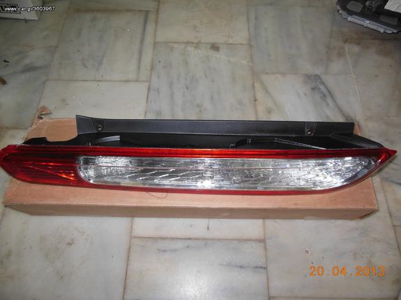 FORD FOCUS rear light left